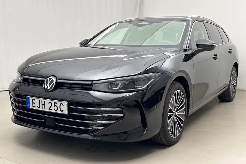 Volkswagen Passat 1.5 eTSI Sportscombi 2024