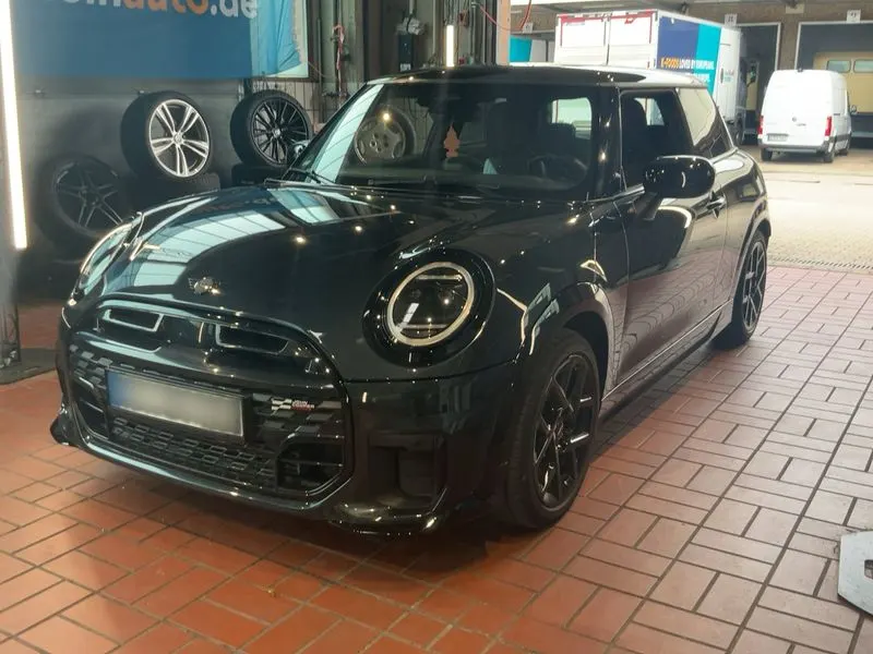 MINI Cooper C John Cooper Works Trim 2024