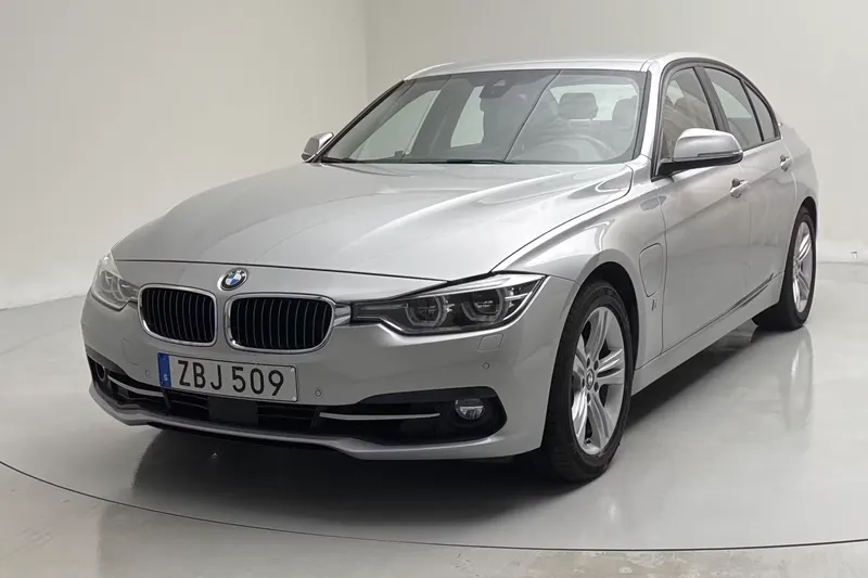 BMW 3-serien 330e Sedan, F30 2018